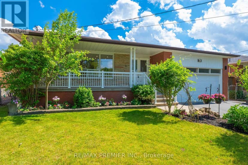 62 Keegan Crescent — photo 2 of 35