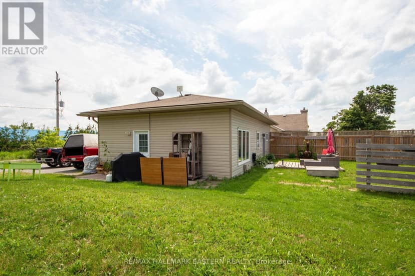 1624 Chemong Road — photo 4 of 35