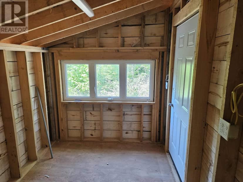 92 Sunshine Drive — photo 13 of 14