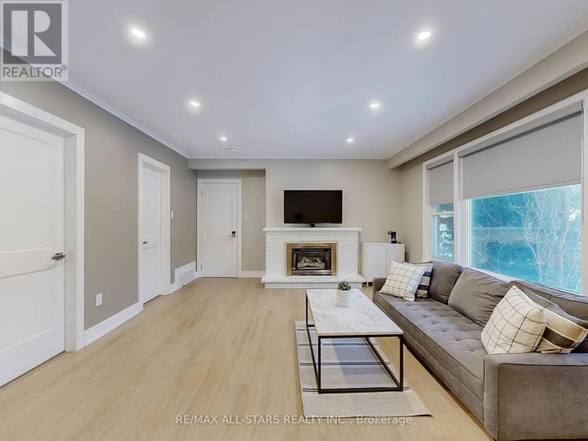 105 Betty Ann Drive — photo 7 of 37