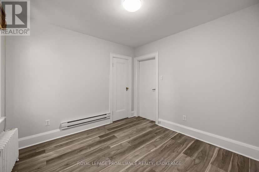 211 Toronto Street — photo 14 of 39