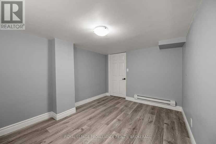 211 Toronto Street — photo 25 of 39