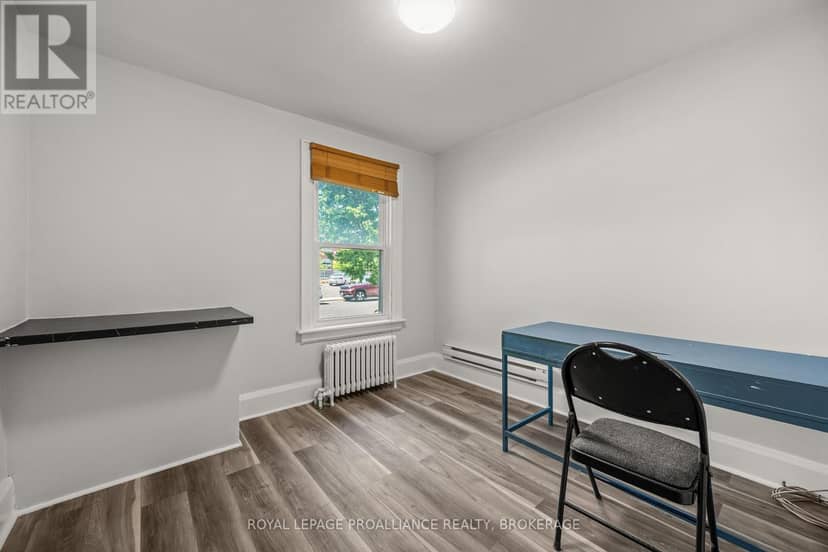 211 Toronto Street — photo 9 of 39