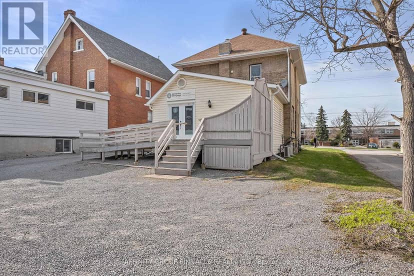 255 Kent Street W, Kawartha Lakes, photo 3
