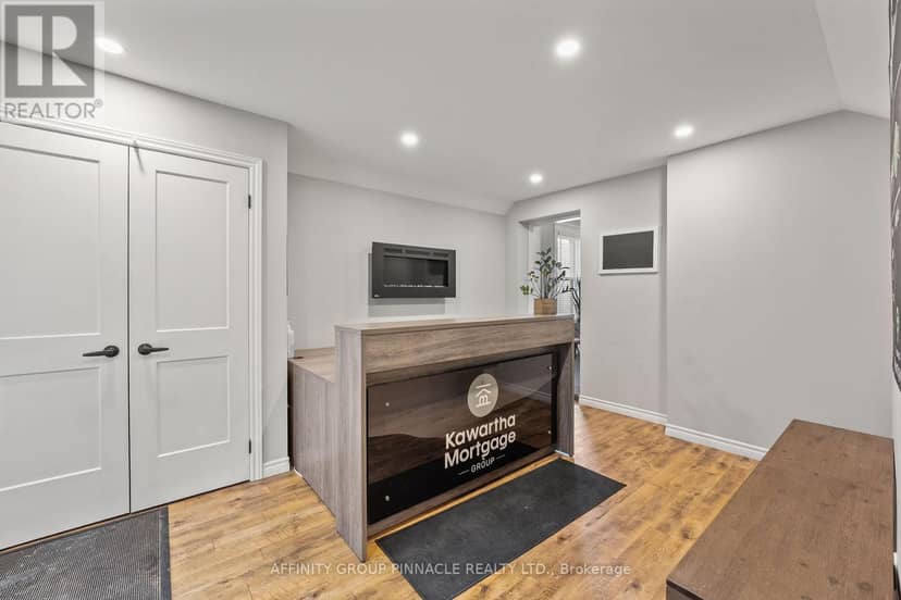 255 Kent Street W, Kawartha Lakes, photo 5