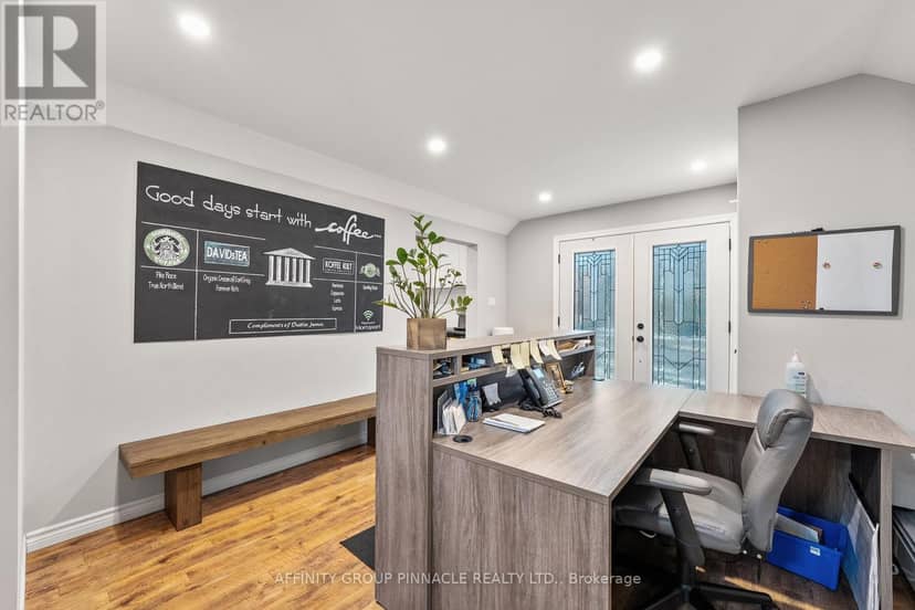 255 Kent Street W, Kawartha Lakes, photo 7