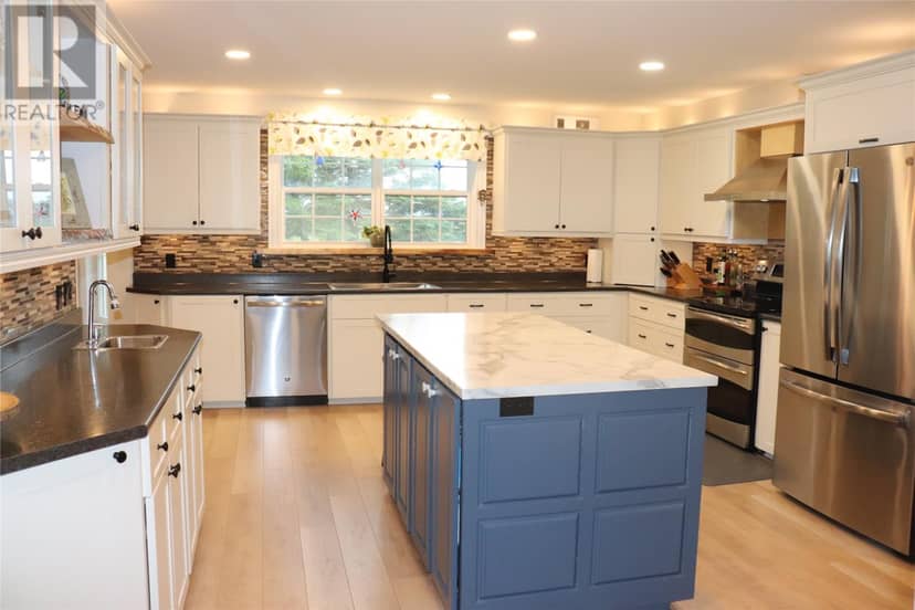 25 Seaside Drive — photo 10 of 40