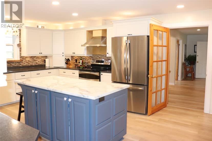 25 Seaside Drive — photo 9 of 40