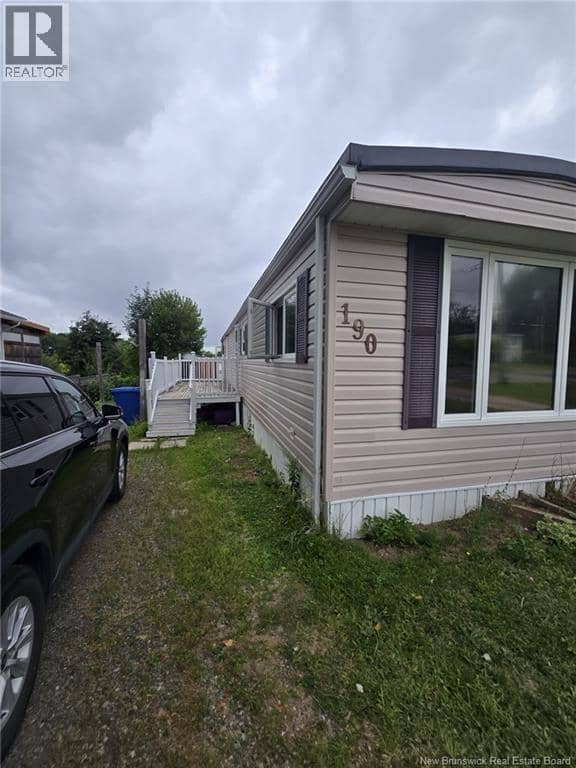 190 Lakeside Avenue, Bathurst