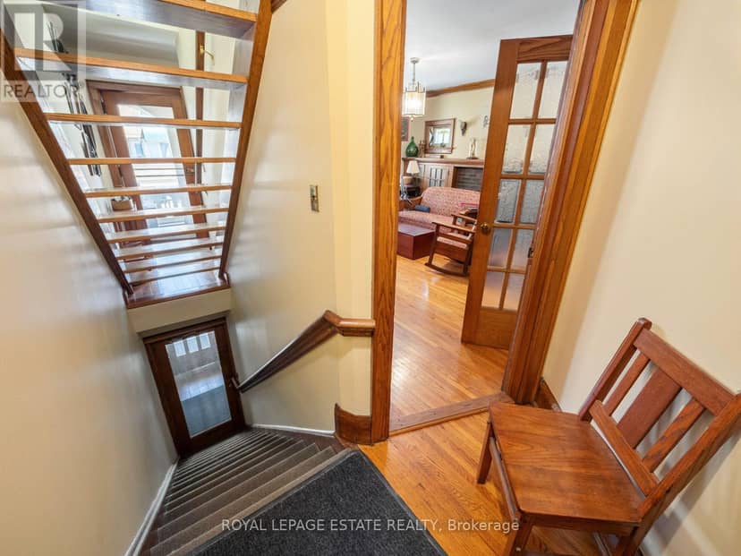 2275 Queen Street E — photo 15 of 40