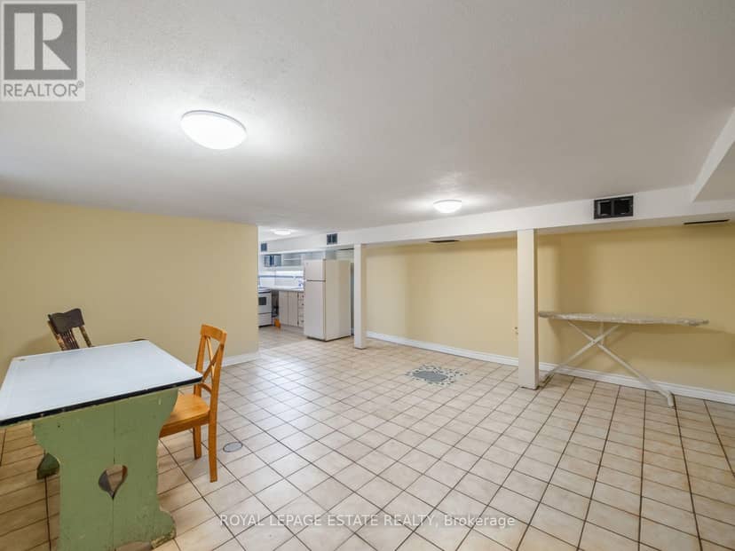 2275 Queen Street E — photo 36 of 40