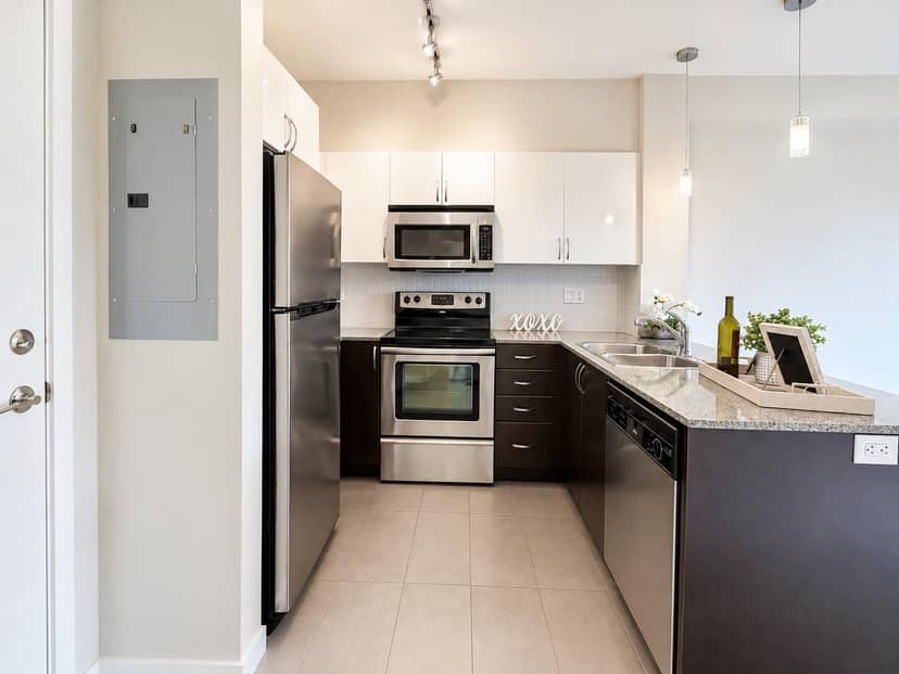425 13789 107A AVENUE, Surrey, photo 8