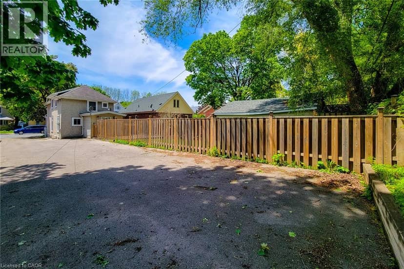319 KING Street W, Dundas, photo 6