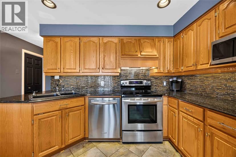 1520 VENETIAN BOULEVARD Unit# M-306 — photo 9 of 34