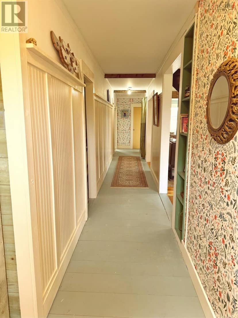 149 South East Cove Road — photo 9 of 40