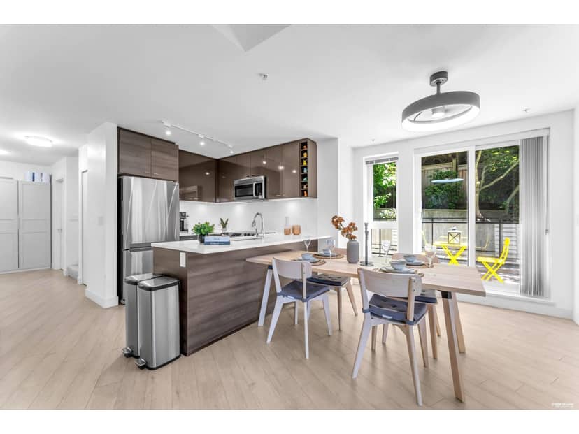 4 13931 FRASER HIGHWAY, Surrey
