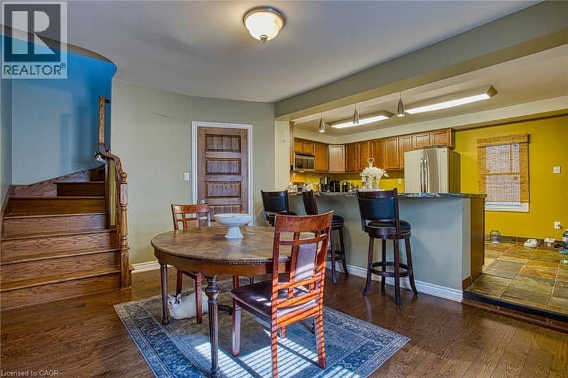 227 BEACH Road, Hamilton, photo 8