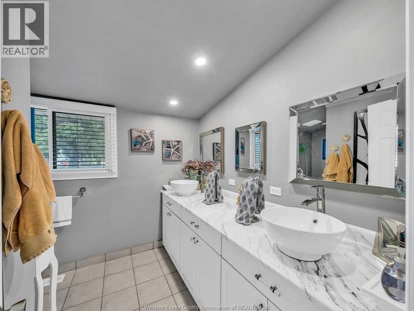 813 Erie Shores DRIVE — photo 16 of 40
