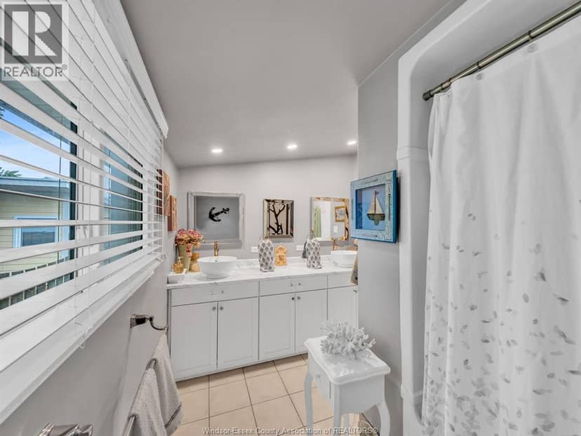 813 Erie Shores DRIVE — photo 18 of 40