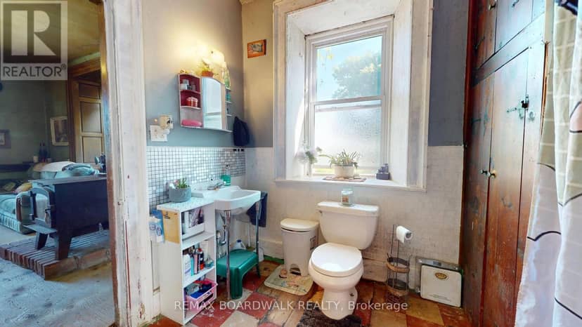 585 Fallbrook Road — photo 14 of 31