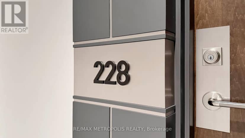 228 - 701 Sheppard Avenue W — photo 27 of 40