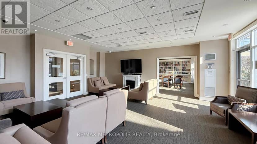 228 - 701 Sheppard Avenue W — photo 37 of 40