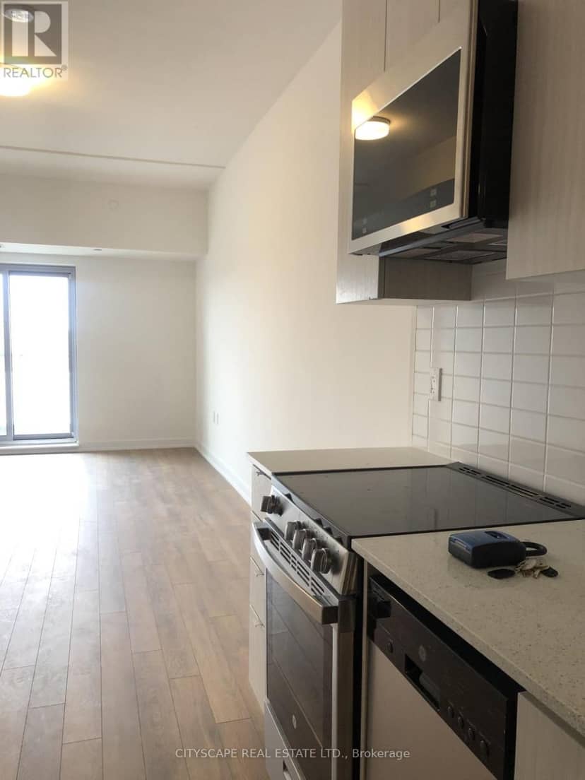 615 - 2433 Dufferin Street — photo 9 of 13