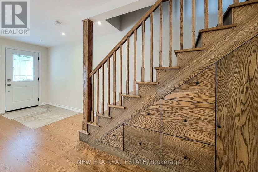 319 King Street W — photo 29 of 40