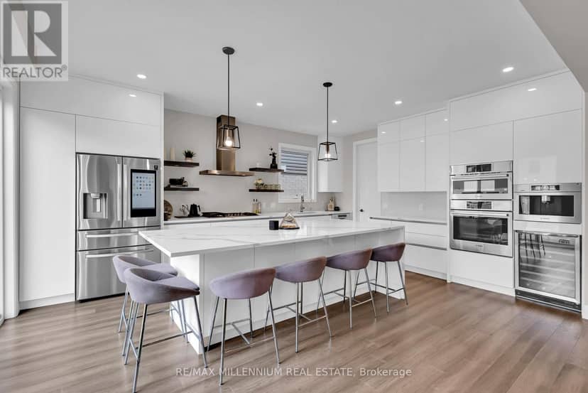 11 Tindall Crescent S — photo 11 of 33
