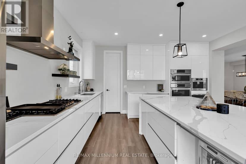 11 Tindall Crescent S — photo 15 of 33