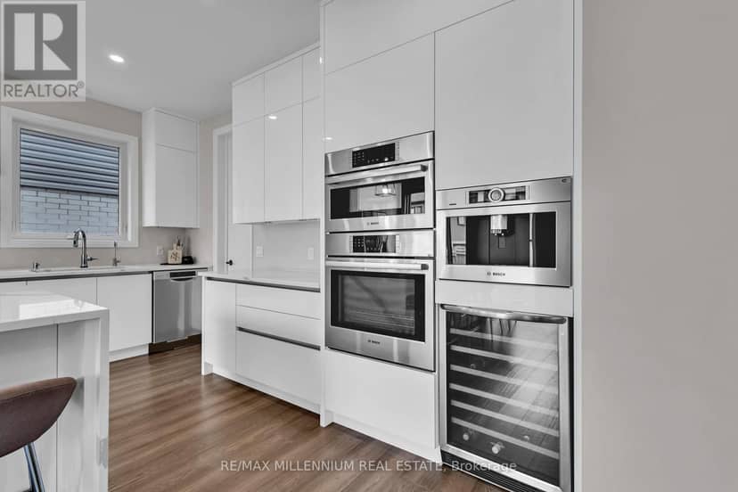 11 Tindall Crescent S — photo 16 of 33