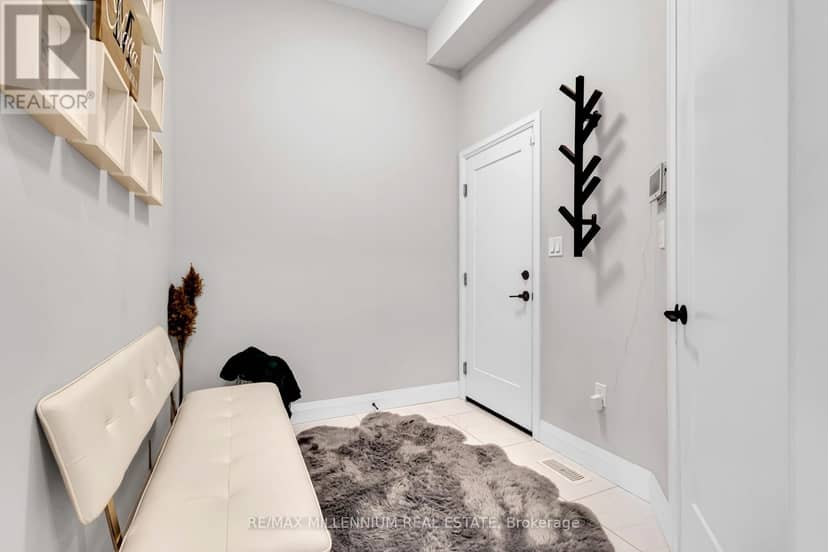 11 Tindall Crescent S — photo 18 of 33
