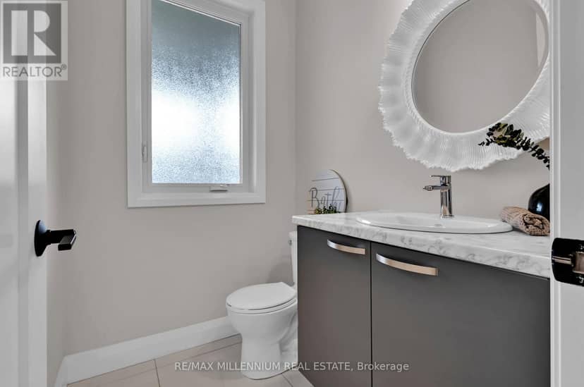 11 Tindall Crescent S — photo 19 of 33
