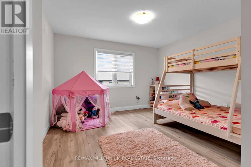 11 Tindall Crescent S — photo 27 of 33