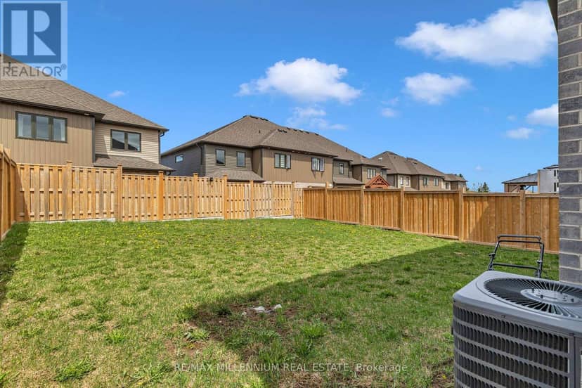 11 Tindall Crescent S — photo 31 of 33