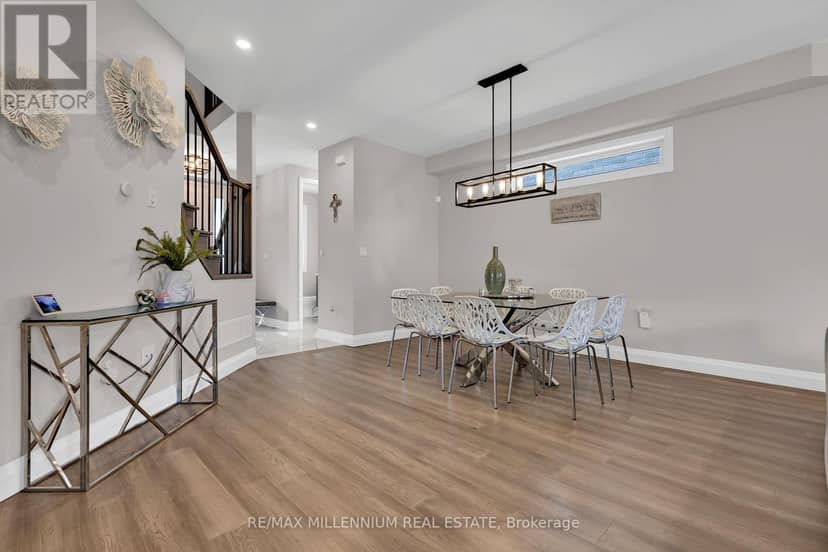 11 Tindall Crescent S — photo 5 of 33