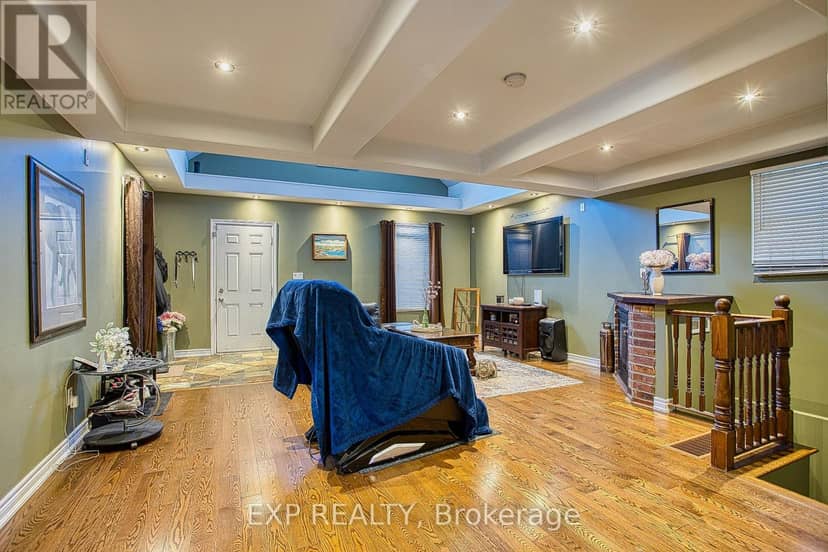 227 Beach Road, Hamilton, photo 5