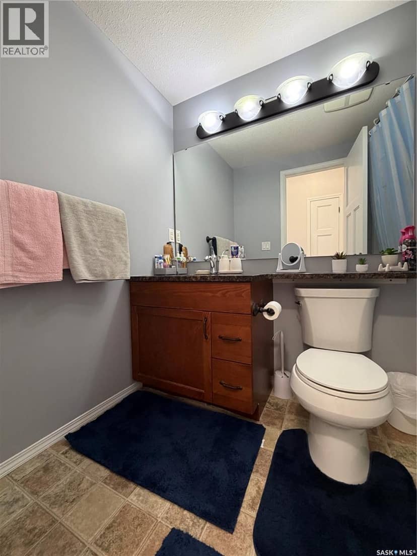 210 1220 Blackfoot DRIVE — photo 17 of 34