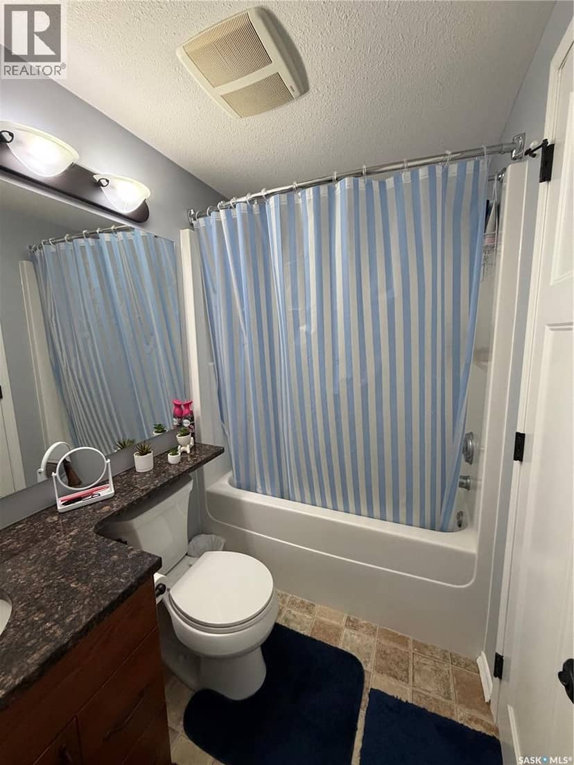 210 1220 Blackfoot DRIVE — photo 18 of 34