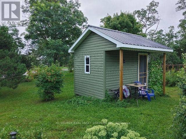 10 Lakeside Drive, Prince Edward County, photo 8