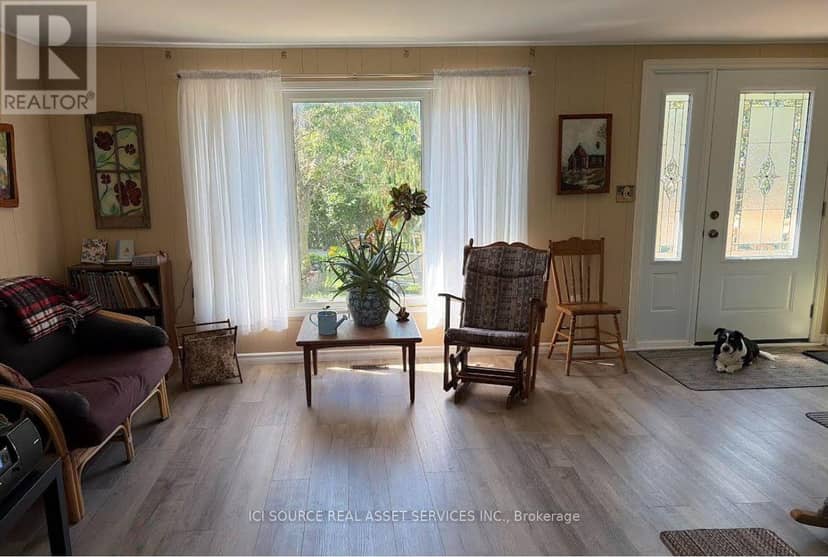 10 Lakeside Drive, Prince Edward County, photo 3