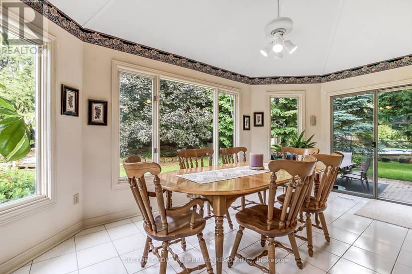 462 Ambleside Drive — photo 10 of 40