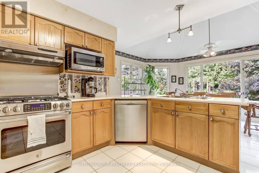 462 Ambleside Drive — photo 12 of 40