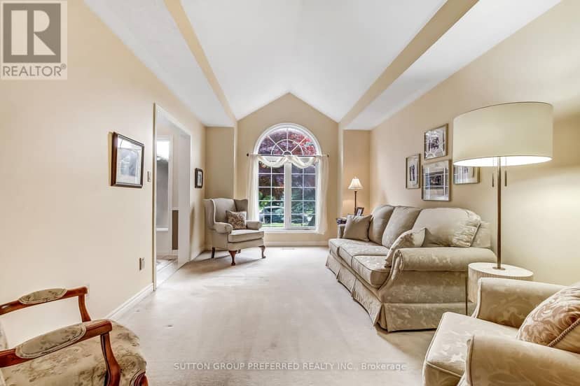 462 Ambleside Drive — photo 8 of 40