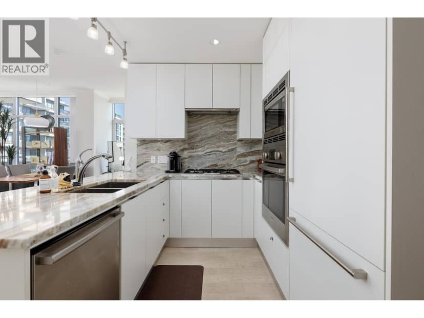 708 185 VICTORY SHIP WAY, North Vancouver, photo 8
