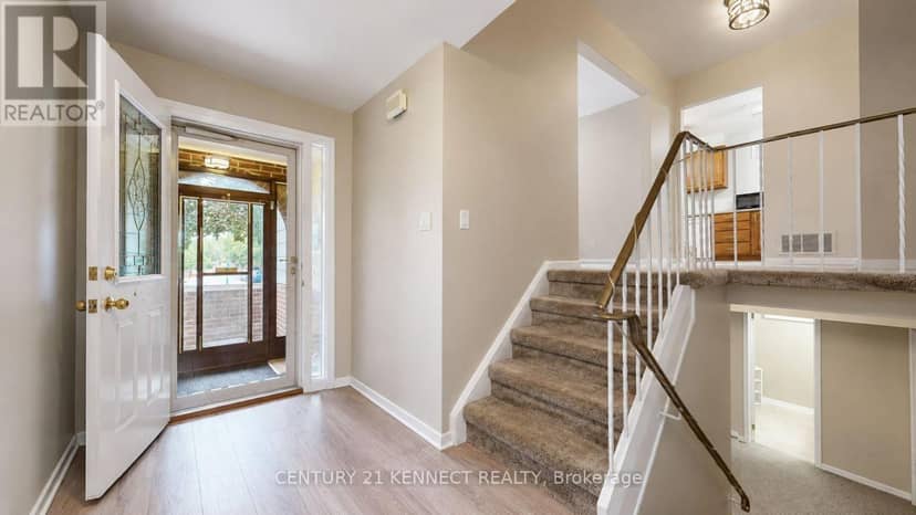 715 Waverly Street N, Oshawa, photo 2