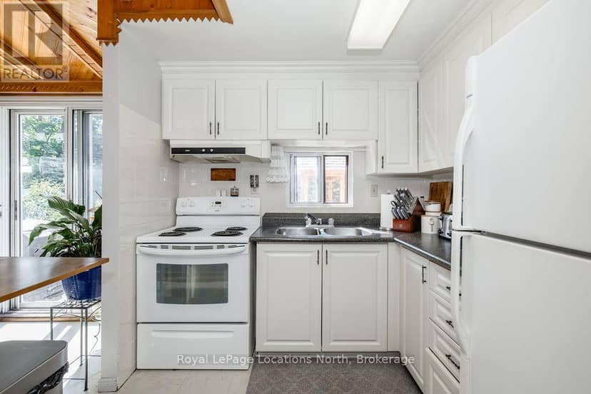 77 Laidlaw Street — photo 11 of 30
