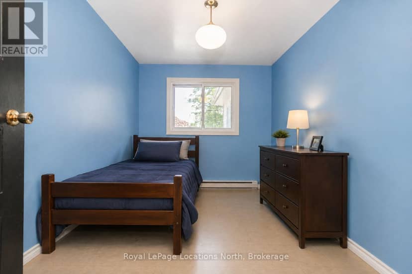 77 Laidlaw Street — photo 13 of 30