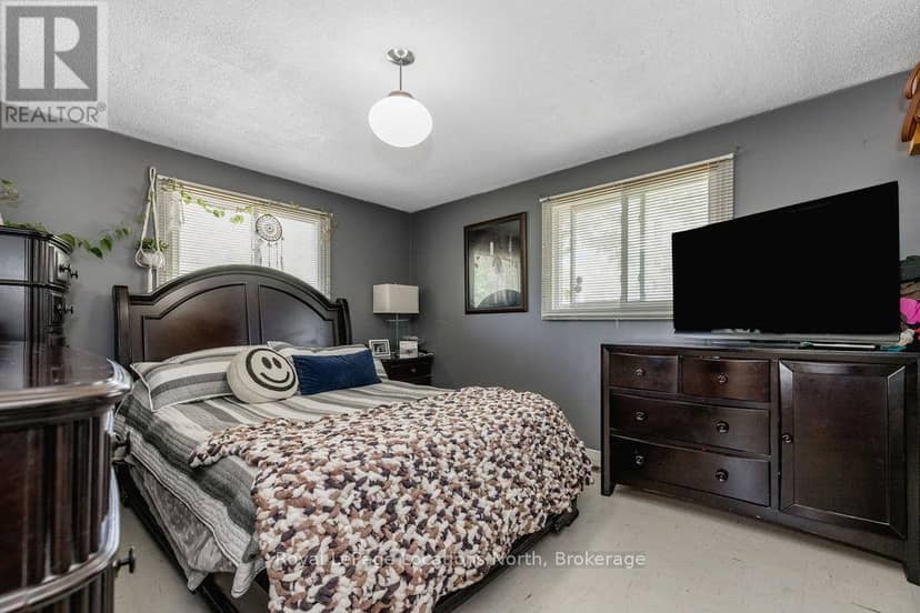 77 Laidlaw Street — photo 14 of 30