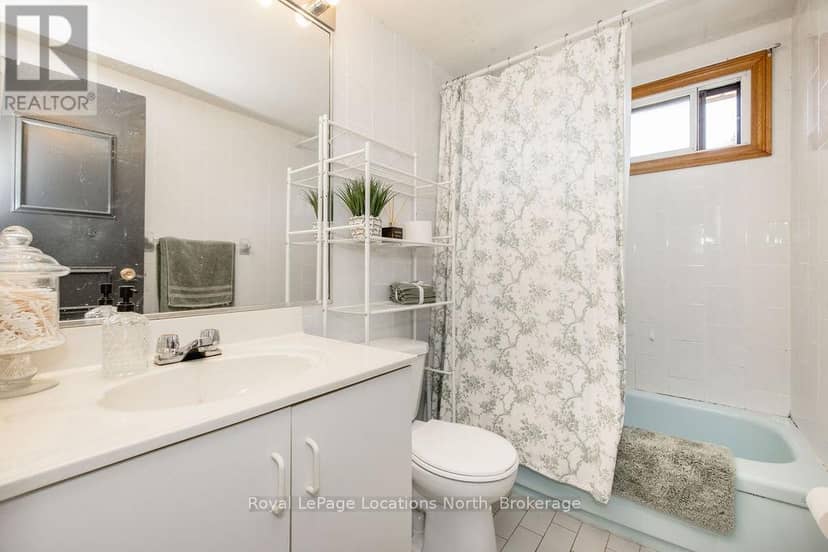 77 Laidlaw Street — photo 18 of 30